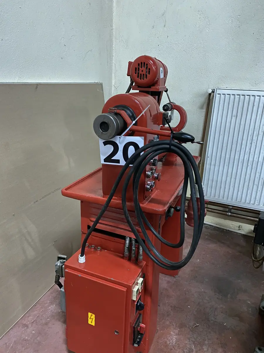 Glodalica oštrilica sa dvostepenim glodalima • 1