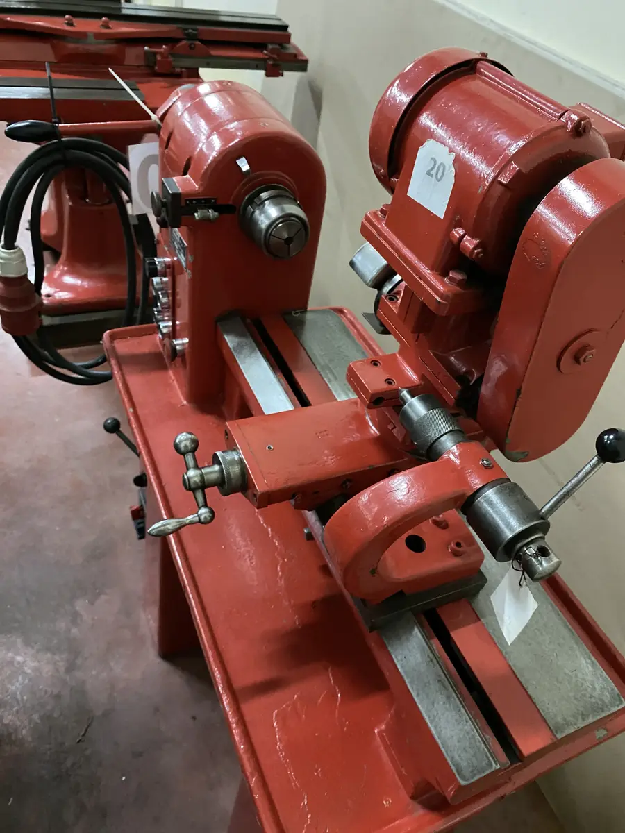 Glodalica oštrilica sa dvostepenim glodalima • 4