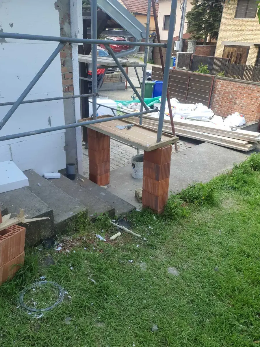 None Postavljanje demit fasade • 10