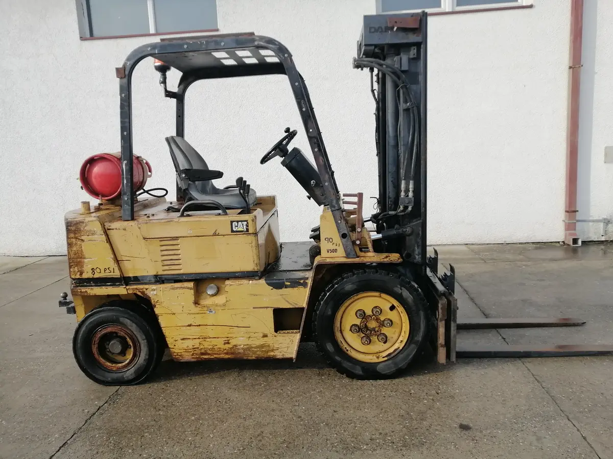 Gasni viljuškar CAT (Caterpillar) • V 50 D, godište 1991 • 1