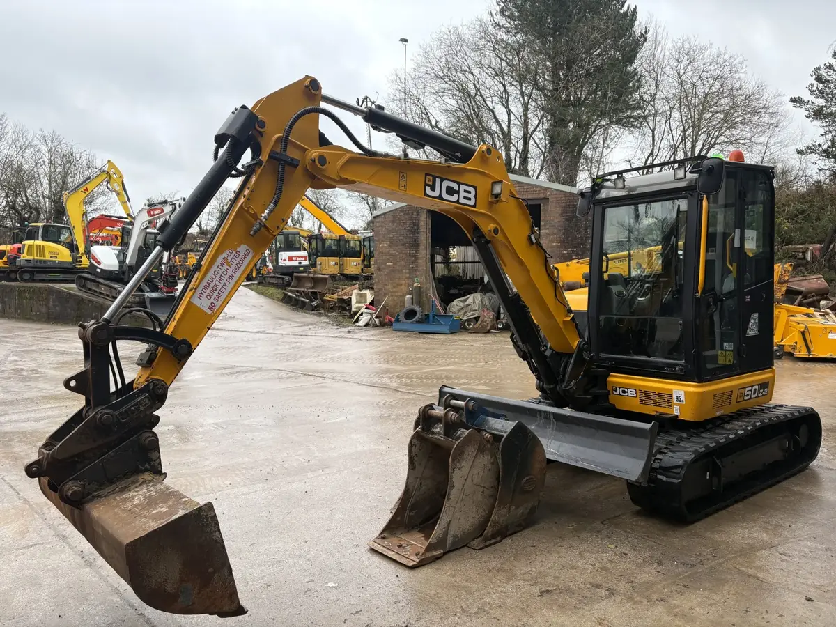Srednji bager JCB • 50Z-2, godište 2022 • 5