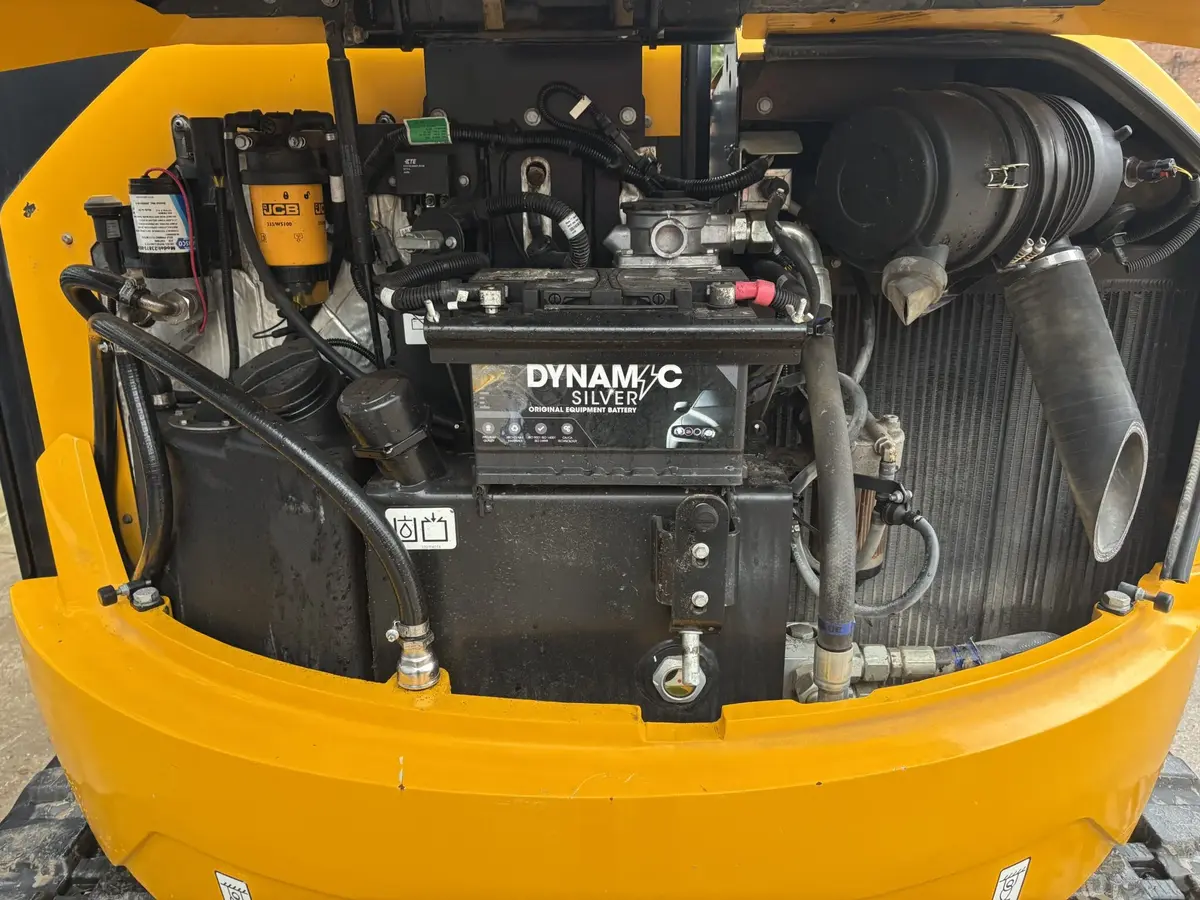 Srednji bager JCB • 50Z-2, godište 2022 • 10