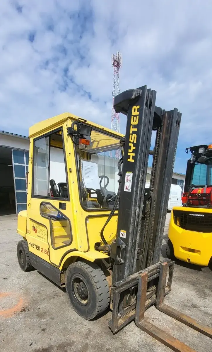 Gasni viljuškar Hyster • H250XM, godište 2002 • 4