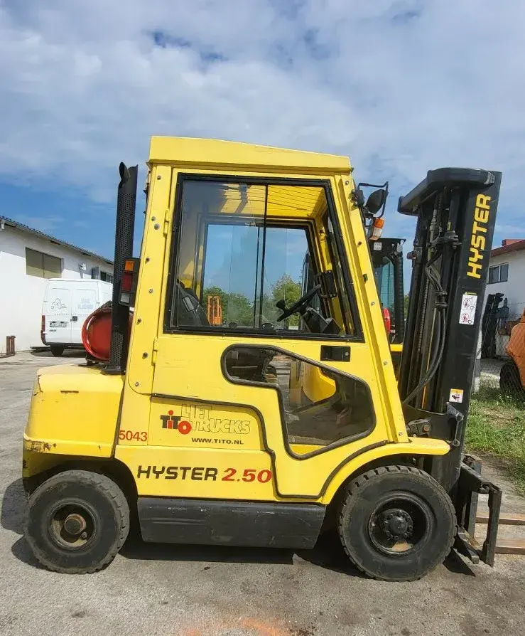 Gasni viljuškar Hyster • H250XM, godište 2002 • 1