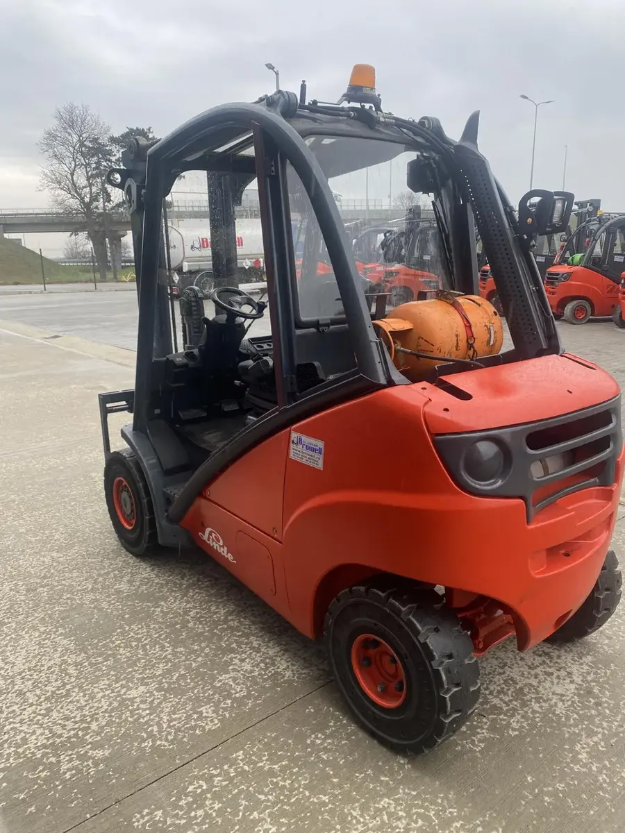 Gasni viljuškar Linde • H30T, godište 2008 • 5