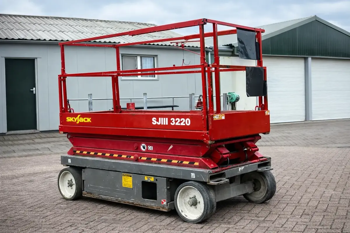 Makazasta platforma Skyjack SJ III 3220 • 1