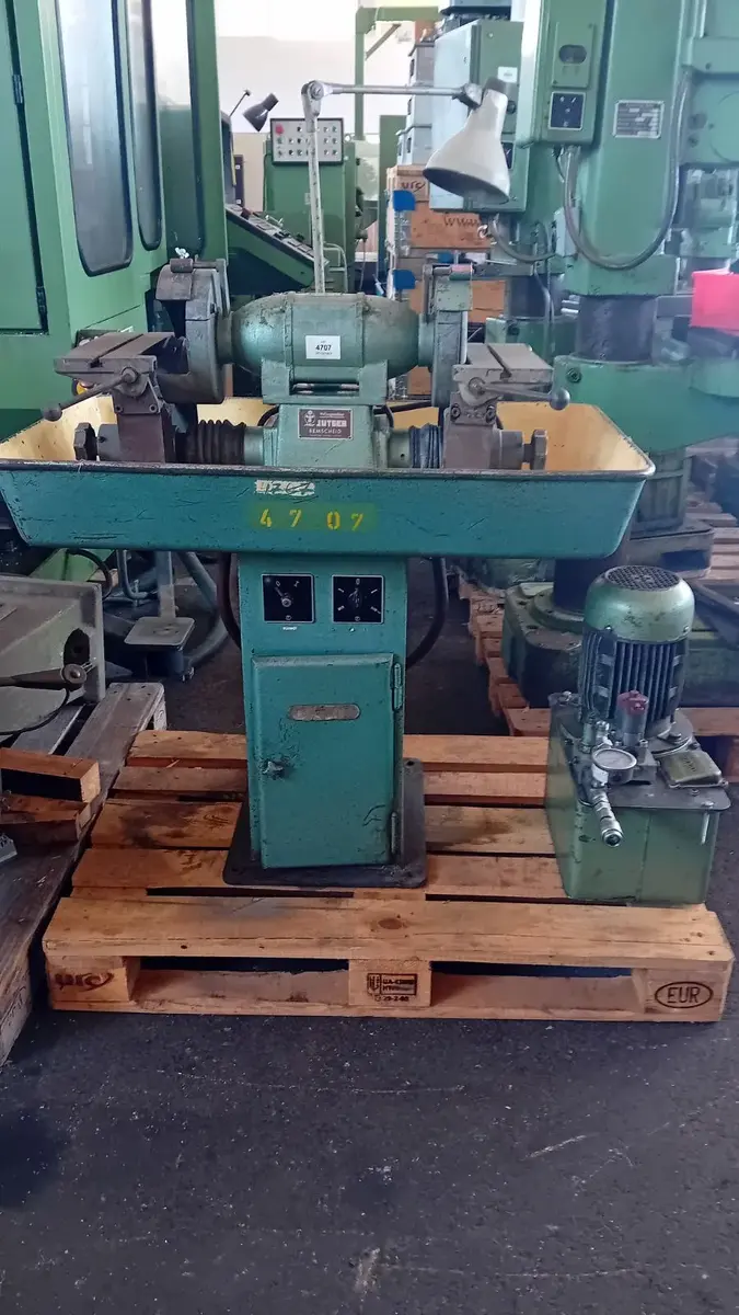 None Tocilo sa klupom  • Jutger Solid • D20N., godište 1963 • 3