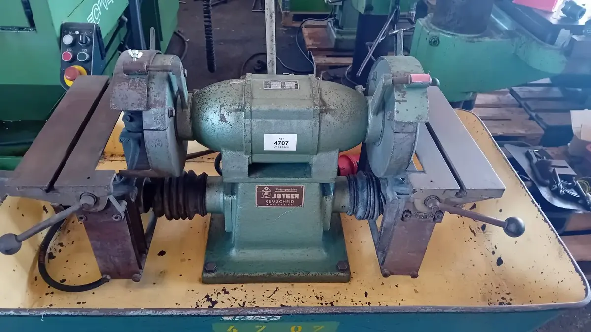 None Tocilo sa klupom  • Jutger Solid • D20N., godište 1963 • 7