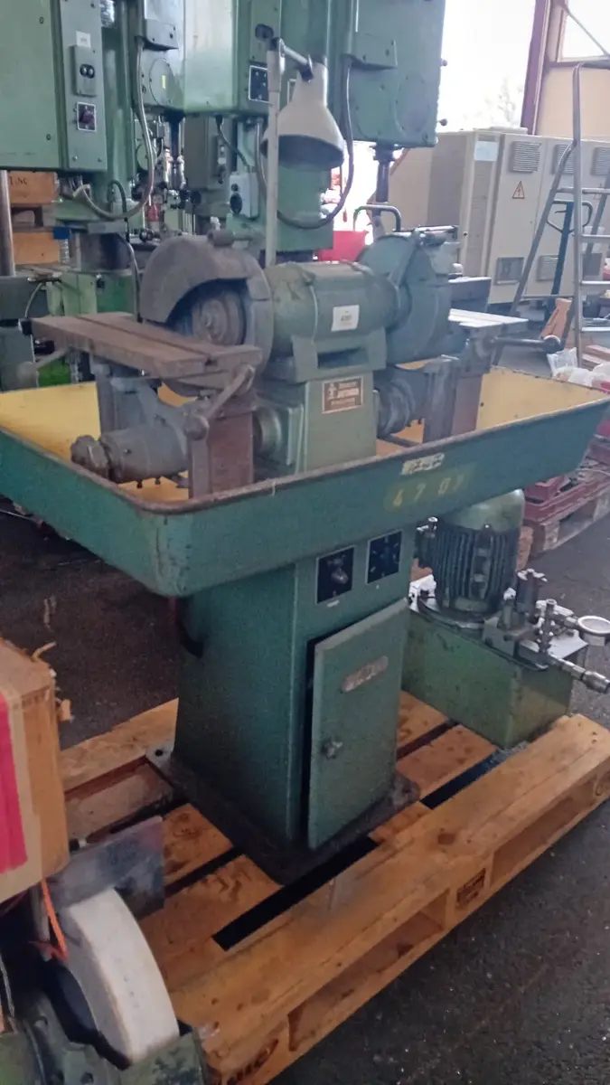 None Tocilo sa klupom  • Jutger Solid • D20N., godište 1963 • 8