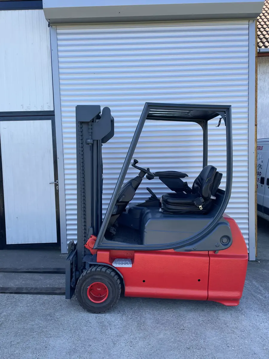 Električni viljuškar Linde • E16-02, godište 2003 • 4