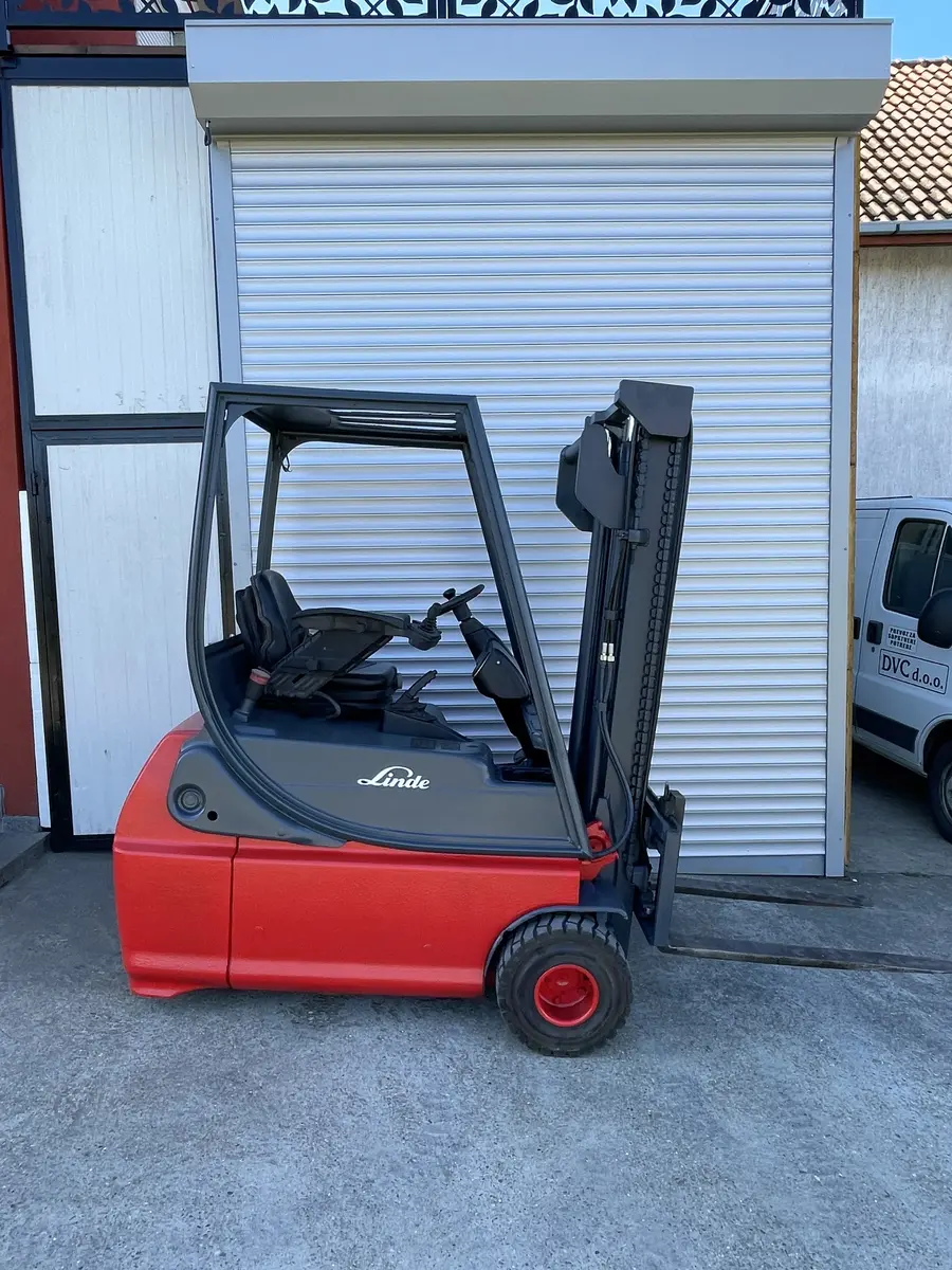 Električni viljuškar Linde • E16-02, godište 2003 • 6