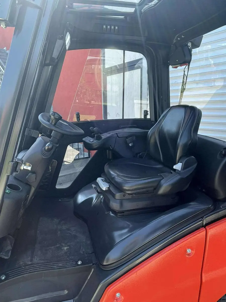 Gasni viljuškar Linde • H14T-01, godište 2015 • 6