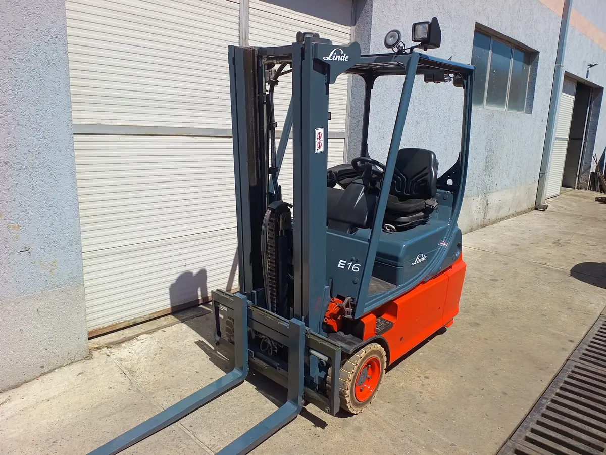 Električni viljuškar Linde • E16, godište 2006 • 2