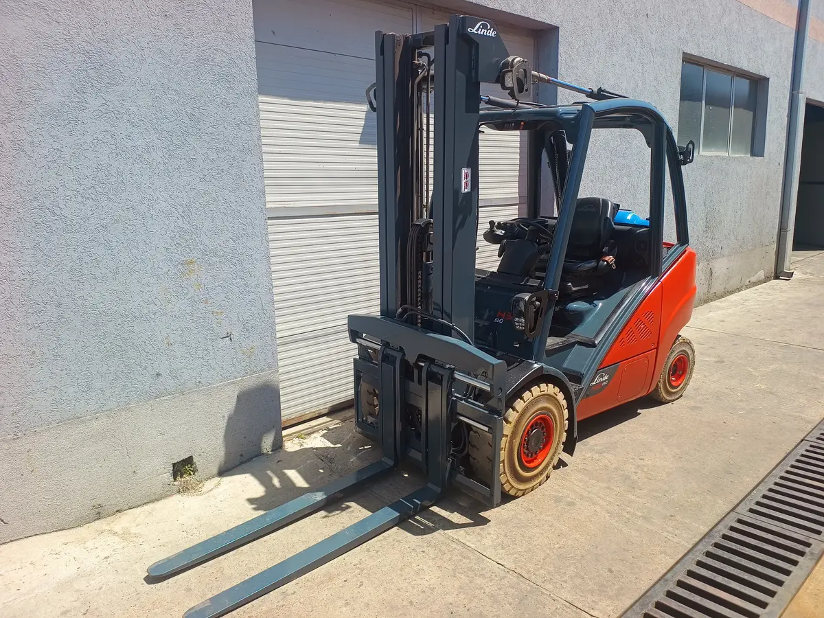 Gasni viljuškar Linde • H30T, godište 2019 • 2