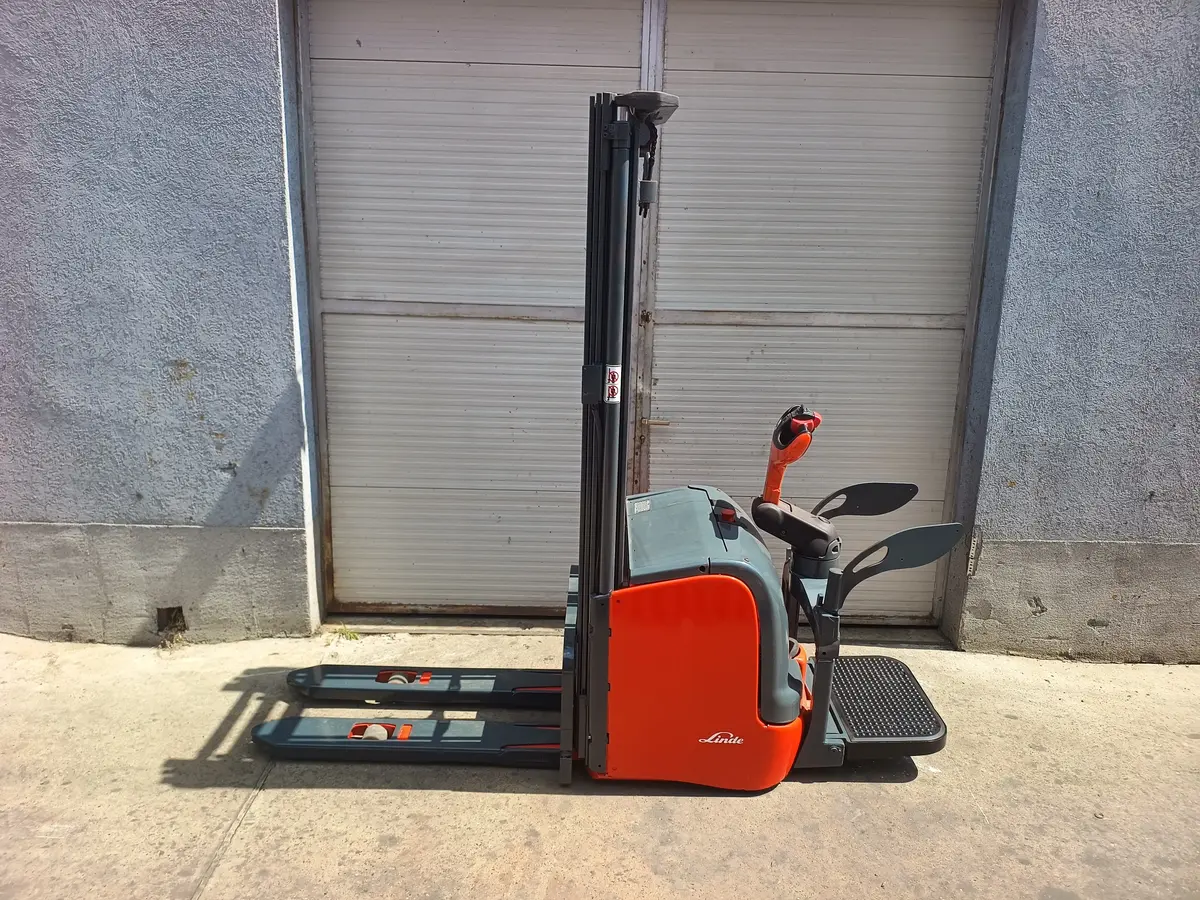 Električni viljuškar Linde • L14, godište 2008 • 2