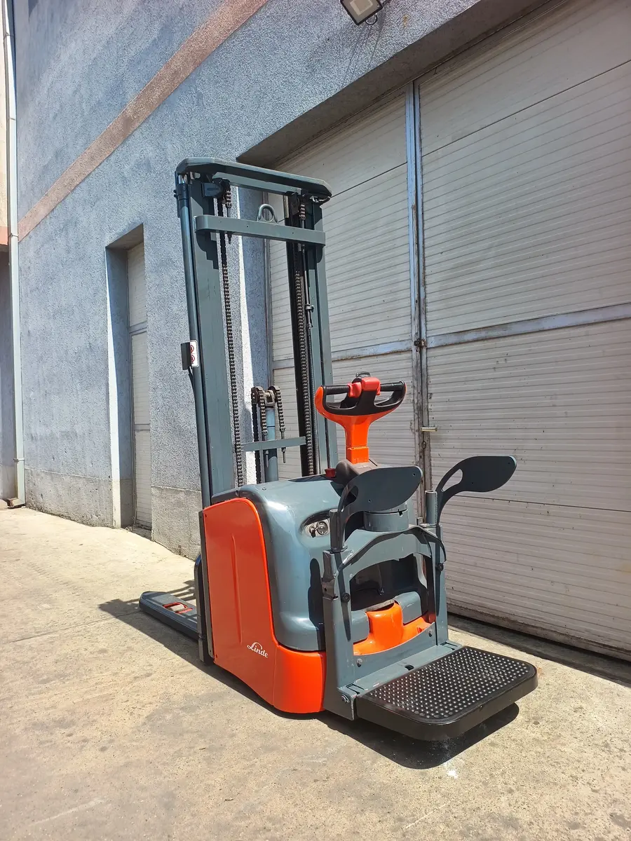 Električni viljuškar Linde • L14, godište 2008 • 5
