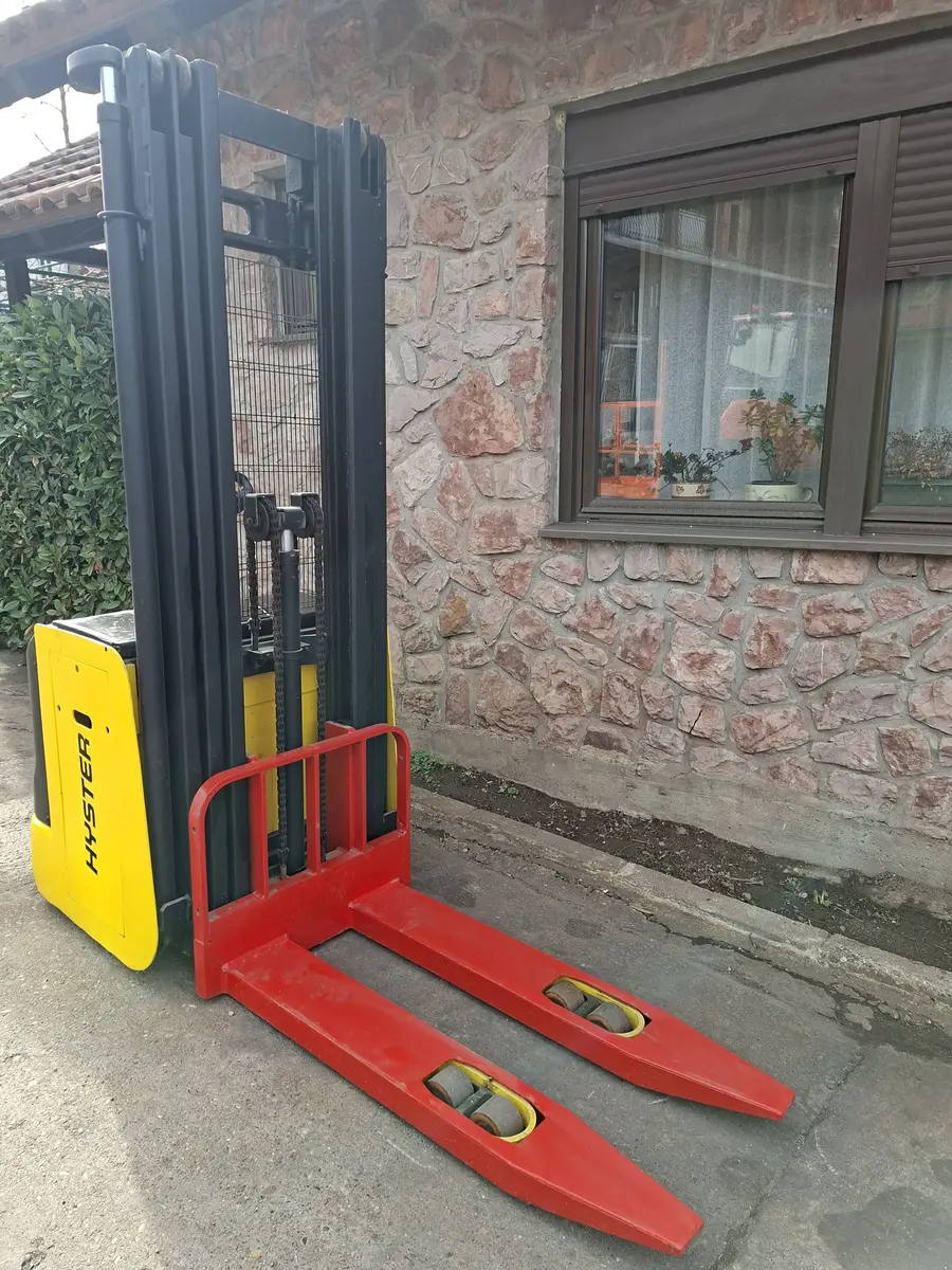 Električni viljuškar Hyster • elektro, godište 2012 • 3