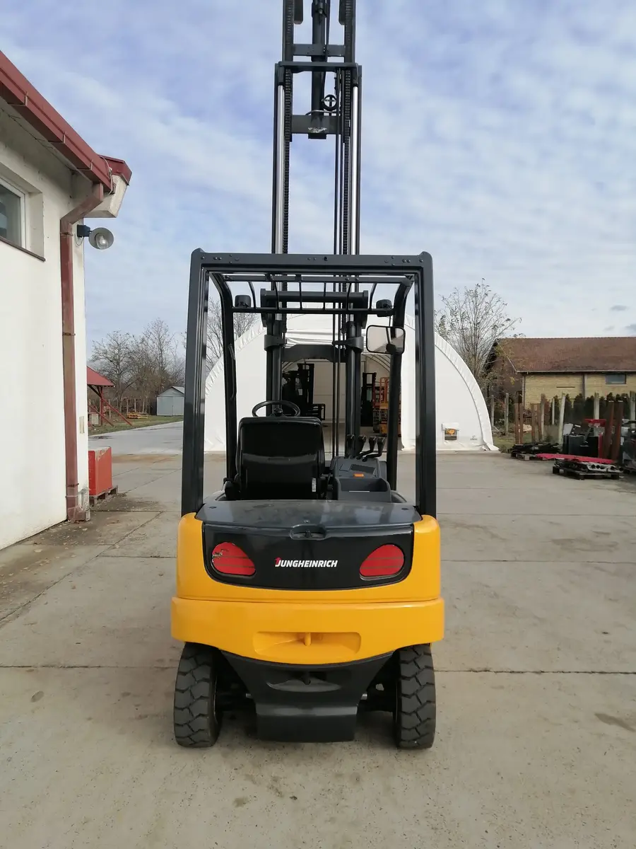 Električni viljuškar Jungheinrich • EFG 425, godište 2004 • 4