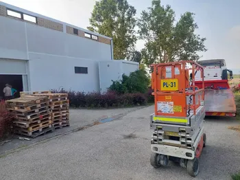 Makazasta platforma JLG • 1930, godište 2010 • slika 3