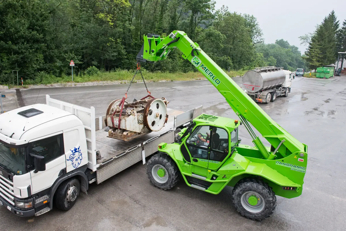 Teleskopski utovarivač / Telehendler Merlo 120.10 • 8