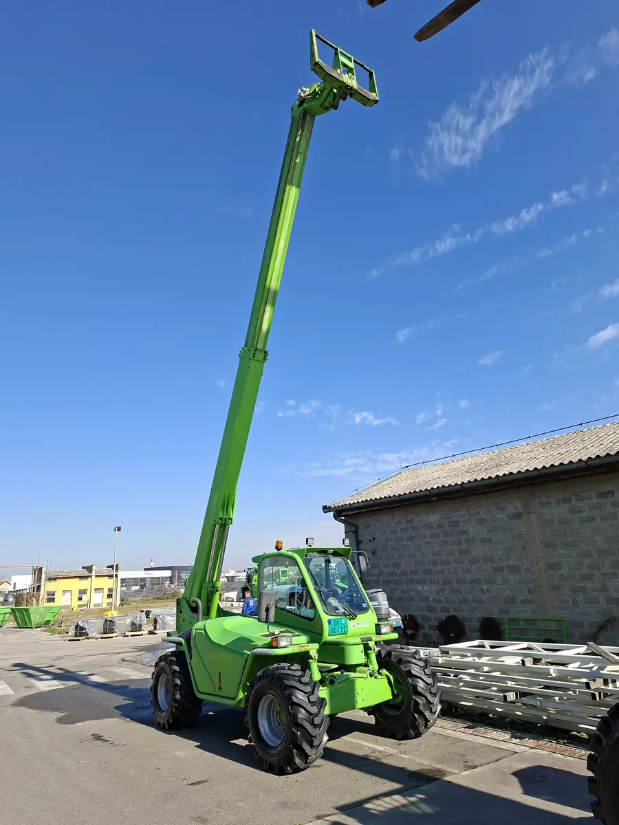 Teleskopski utovarivač / Telehendler Merlo 120.10 • 14