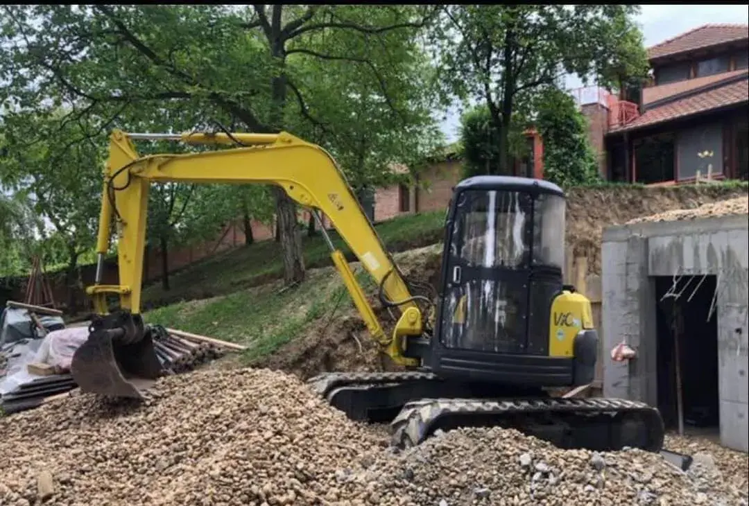 Srednji bager Yanmar • Vio 70, godište 1999 • 1