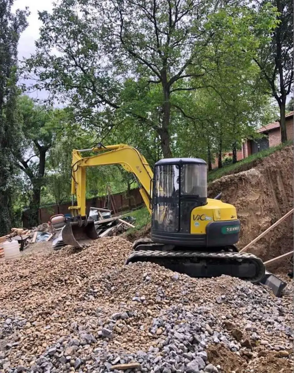 Srednji bager Yanmar • Vio 70, godište 1999 • 3