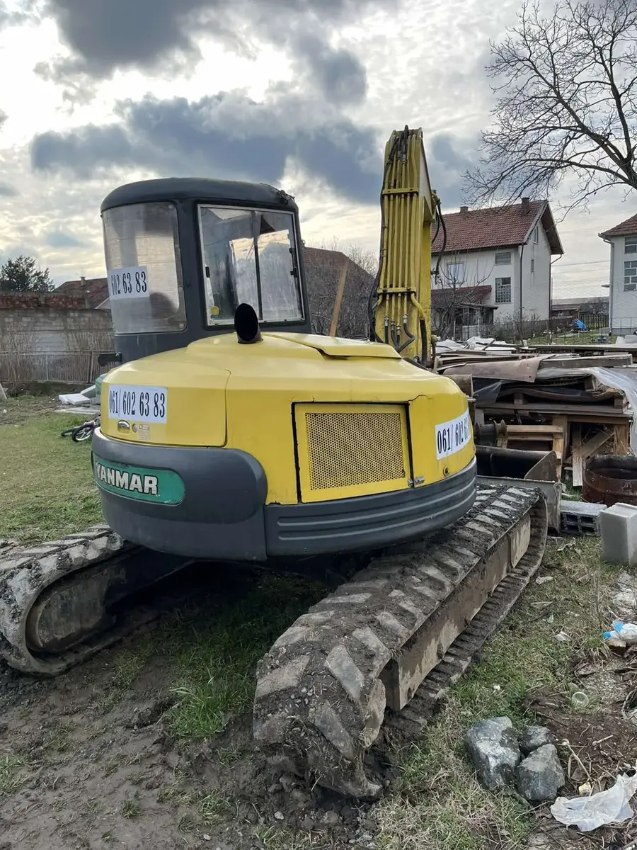 Srednji bager Yanmar • Vio 70, godište 1999 • 5