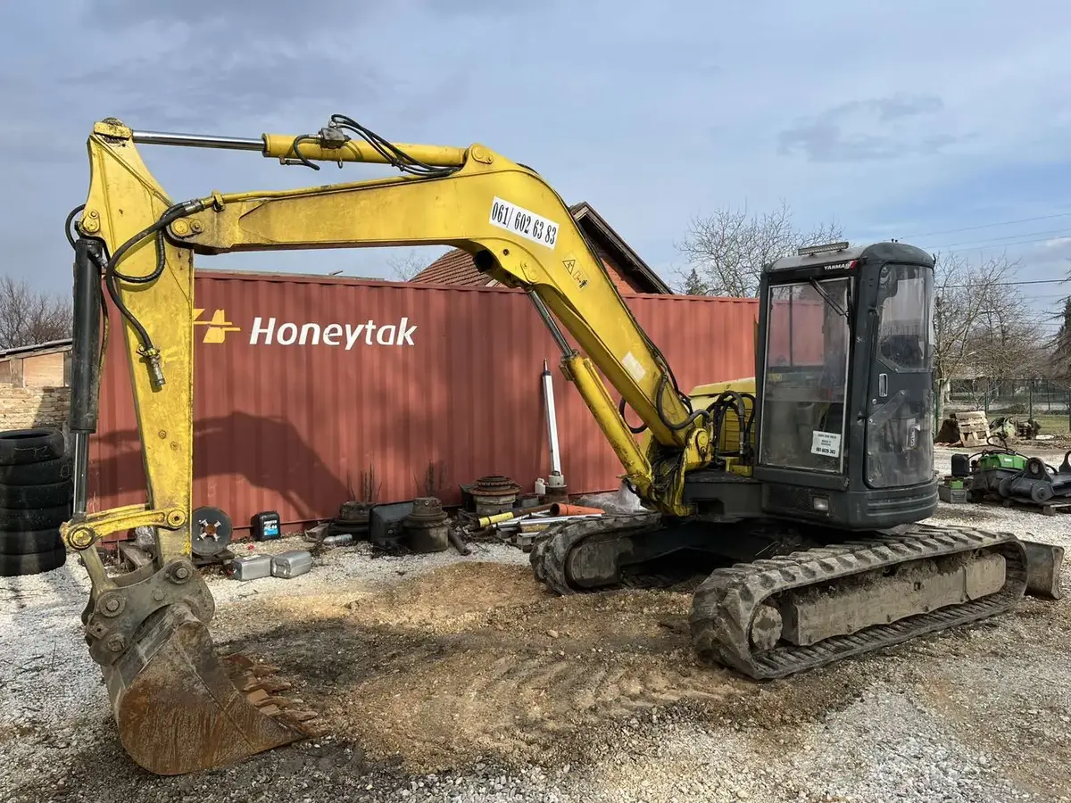 Srednji bager Yanmar • Vio 70, godište 1999 • 7