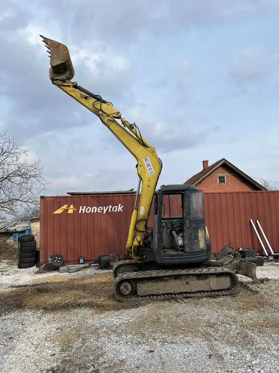 Srednji bager Yanmar • Vio 70, godište 1999 • 9