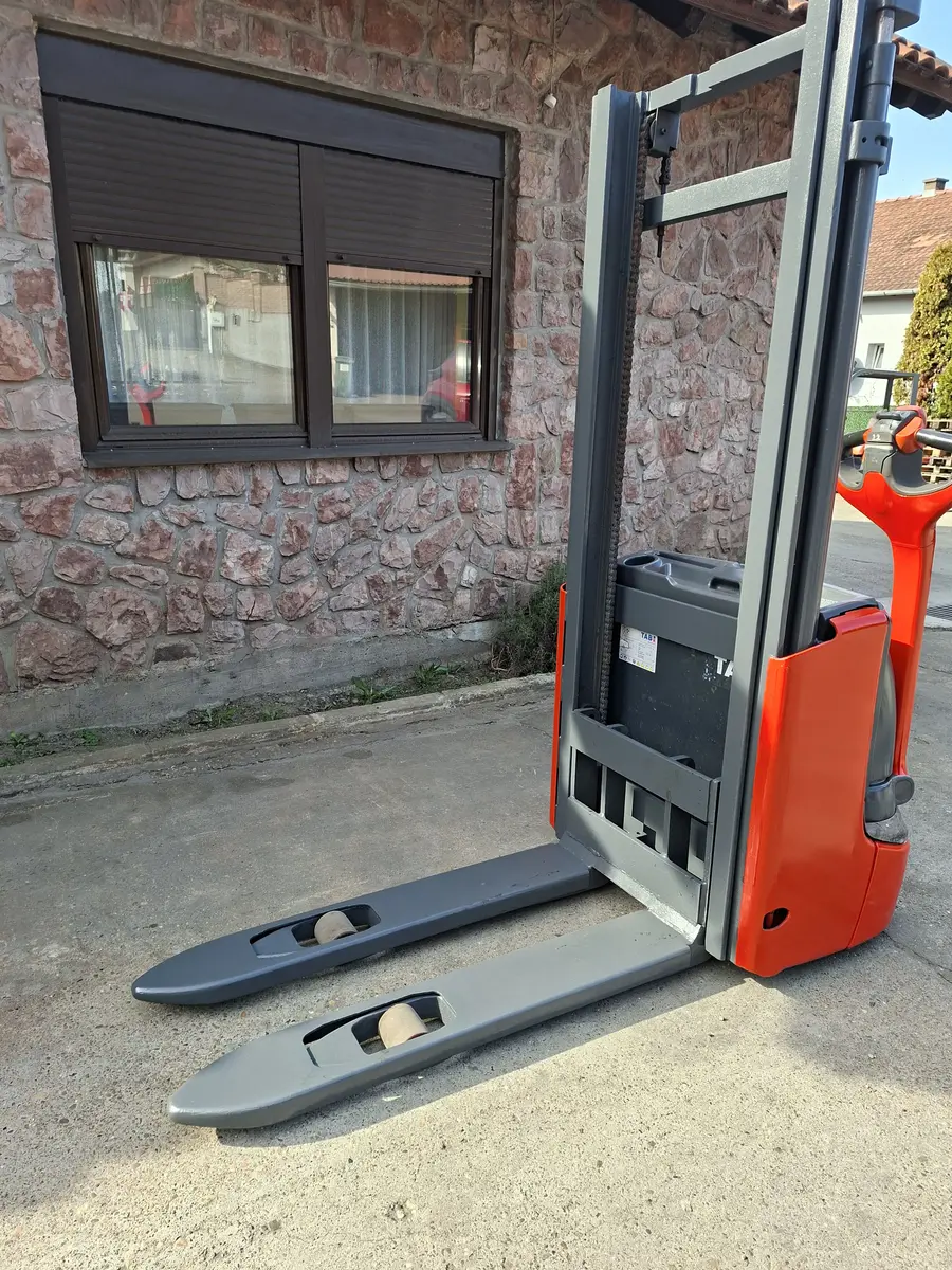 Električni viljuškar Linde • L12 elektro, godište 2018 • 2