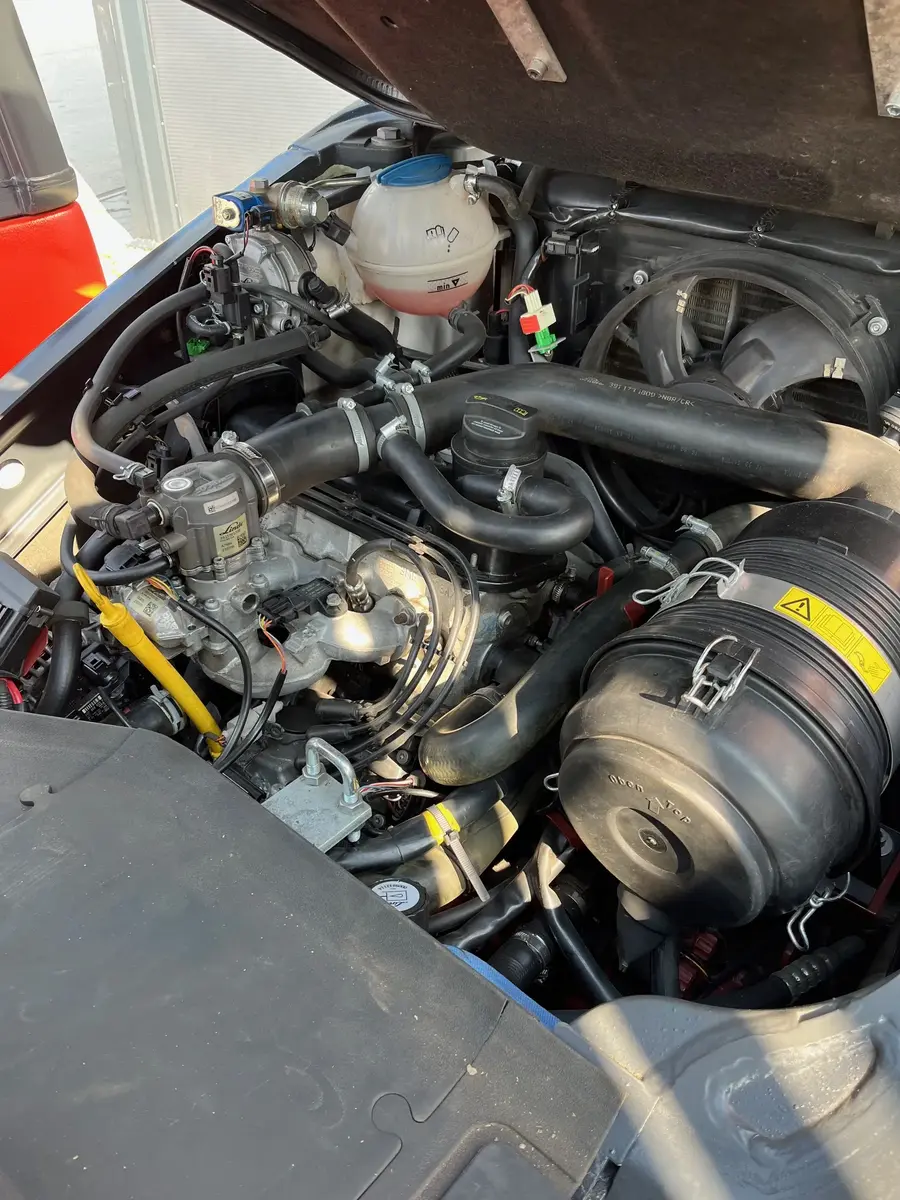 Gasni viljuškar Linde • H18T, godište 2021 • 12