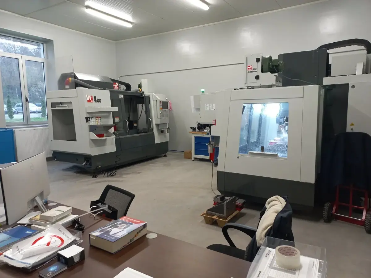 Glodalica Haas • VF4SS, godište 2023 • 2