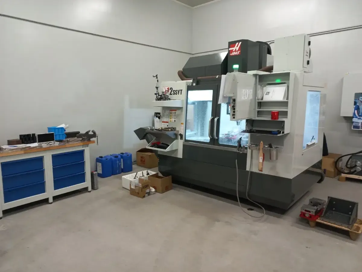 Glodalica Haas • VF2SSYT, godište 2024 • 1