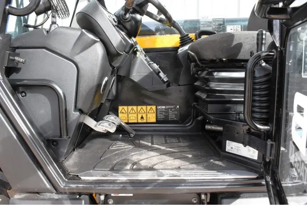 Teleskopski utovarivač / Telehendler JCB • 540 180, godište 2025 • 10