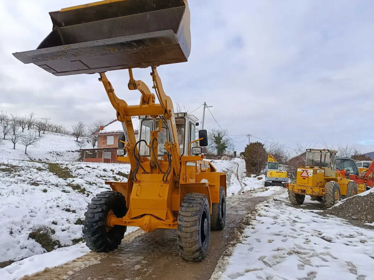 Prednji utovarivač Liebherr • 511 • 4