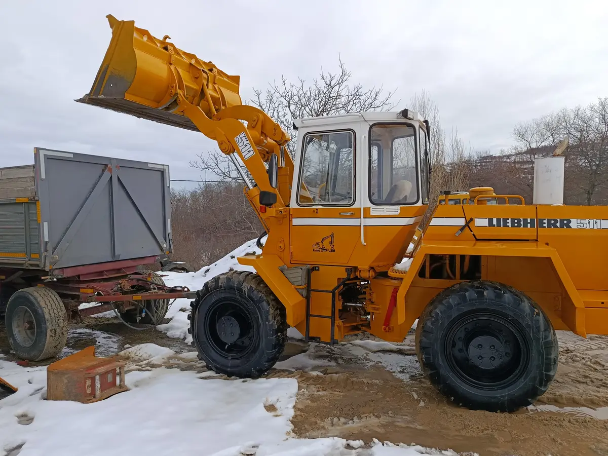 Prednji utovarivač Liebherr • 511 • 6