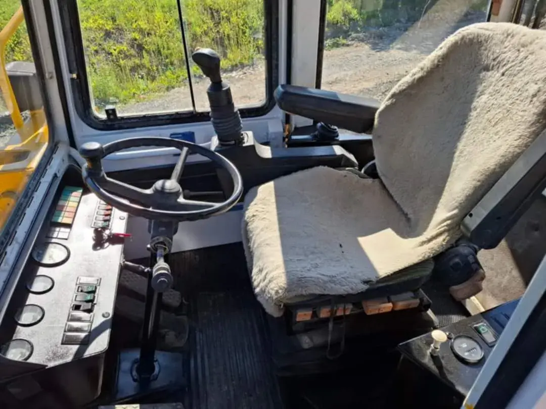 Prednji utovarivač Liebherr • 511 • 10