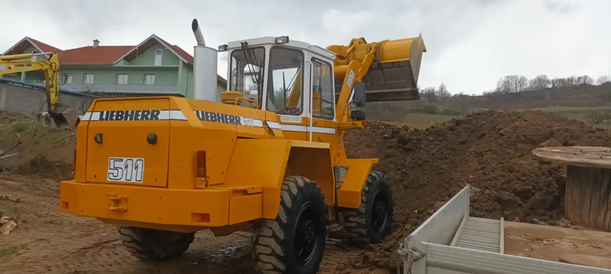 Prednji utovarivač Liebherr • 511 • 15