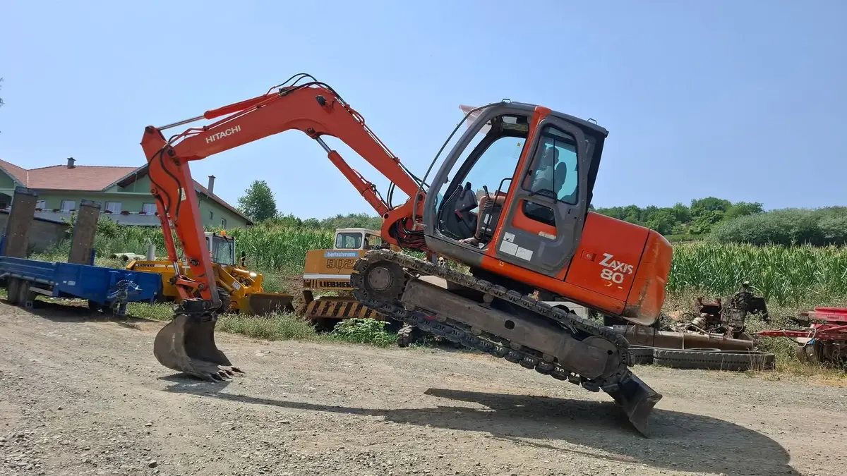 Srednji bager Hitachi • Zx80, godište 2007 • 1