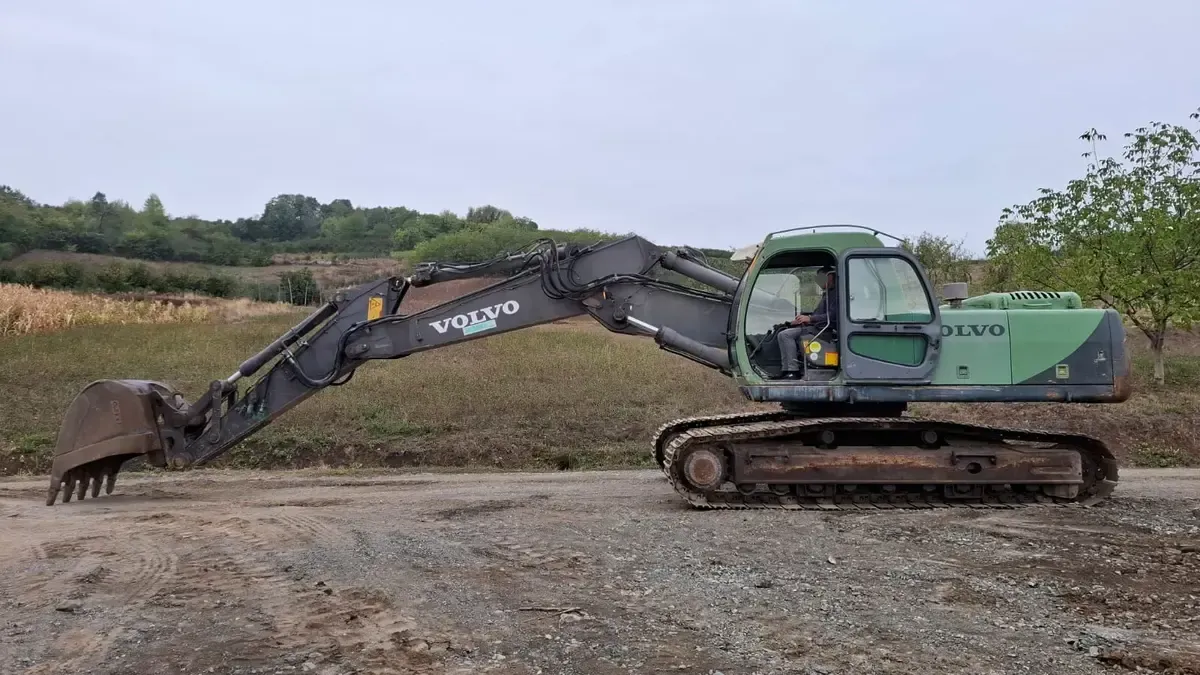 Bager guseničar Volvo • Ec240nlc, godište 2006 • 5