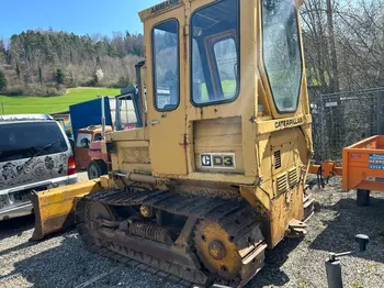 Buldožeri i grejderi • None • Caterpillar • D3