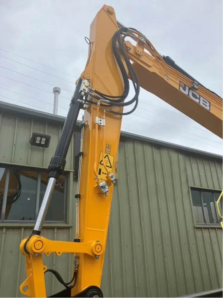 Veliki bager JCB • 145XR, godište 2025 • 9