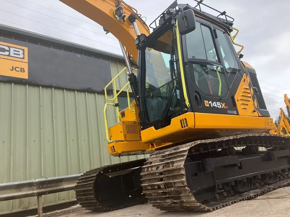 Veliki bager JCB • 145XR, godište 2025 • 8