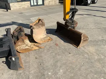 Mini bager JCB • 60C2, godište 2024 • slika 12