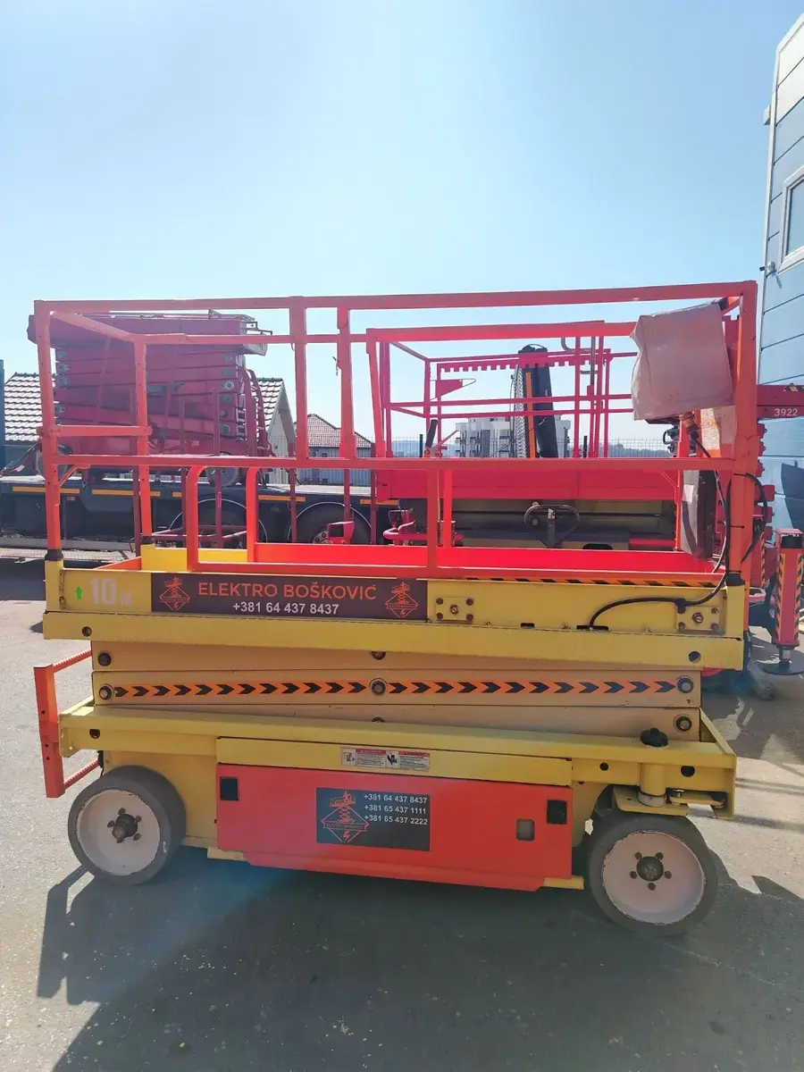 Makazasta platforma JLG • 2033E3 • 1