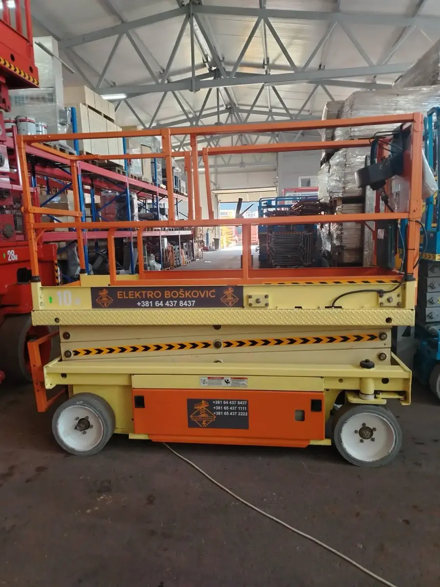 Makazasta platforma JLG • 2033E3 • 7