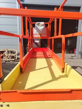 Makazasta platforma JLG • 2033E3 • slika 2