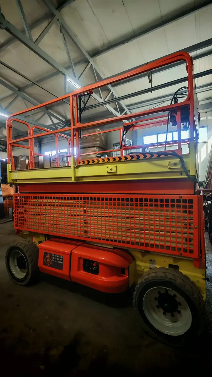 Makazasta platforma JLG • 4069LE • 12