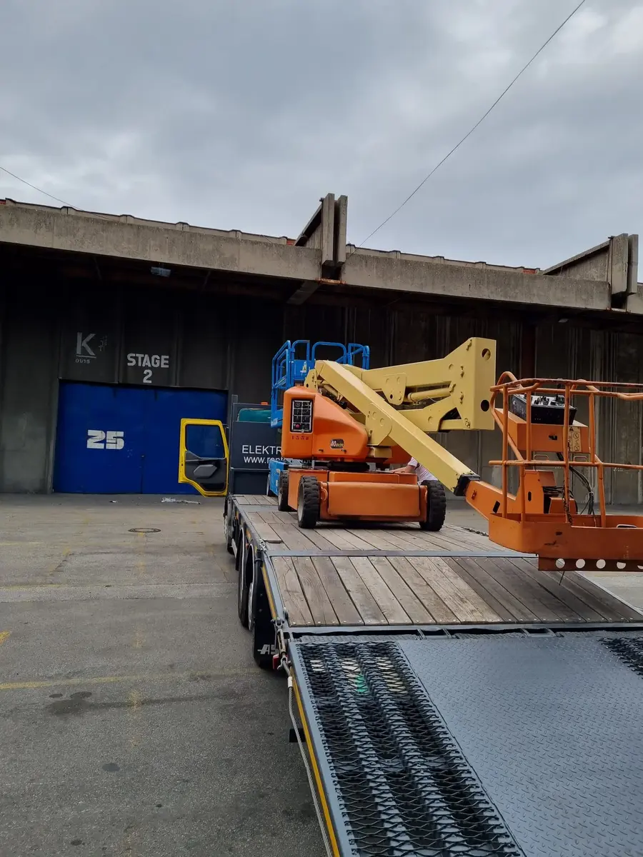 Teleskopska dizalica JLG • N40 • 2